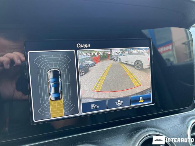 Mercedes E 220 44 interauto-car