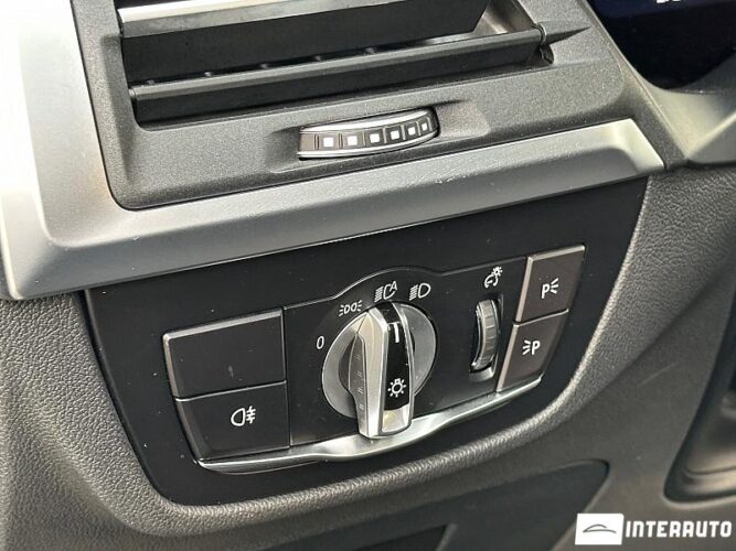 BMW X3 2.0D 48 interauto-car