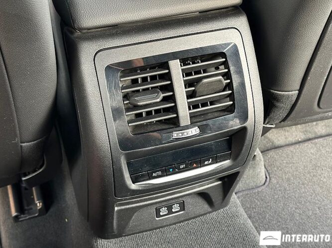 BMW X3 2.0D 47 interauto-car