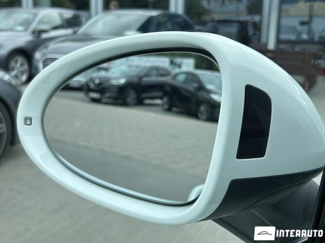 Porsche Macan 38 interauto-car