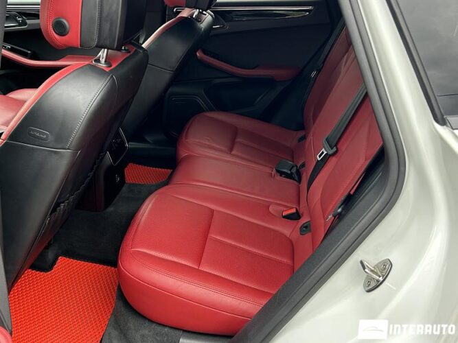 Porsche Macan 50 interauto-car