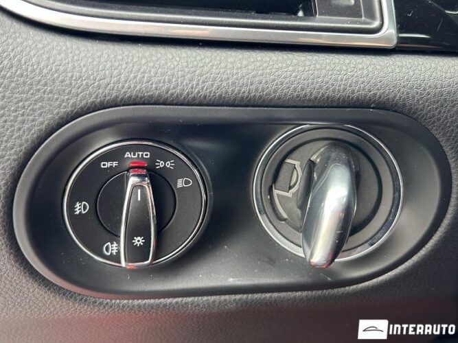 Porsche Macan 43 interauto-car