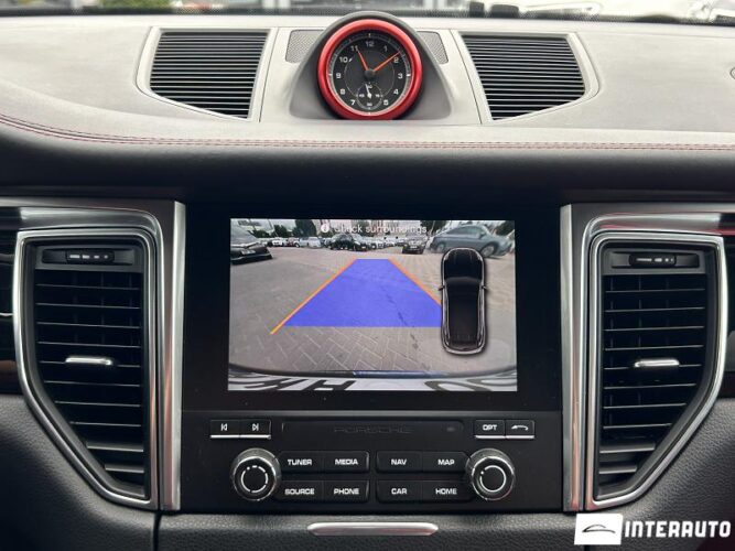 Porsche Macan 47 interauto-car