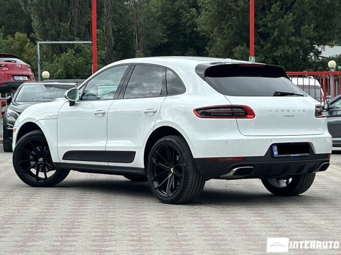 Porsche Macan 35 interauto-car