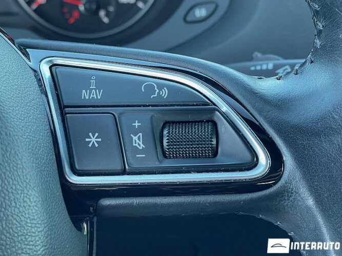 Audi Q3 46 interauto-car