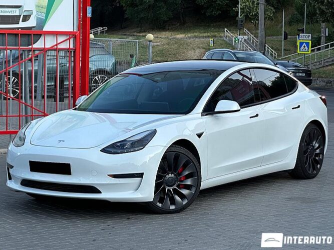Tesla Model 3 29 interauto-car
