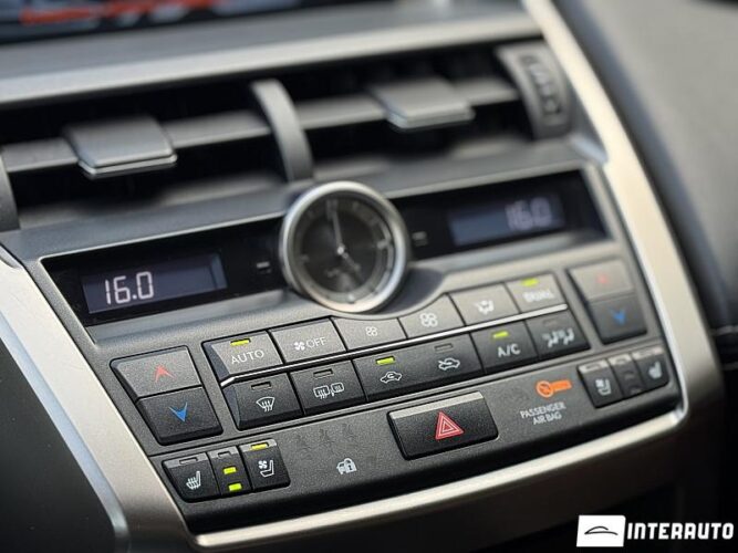 Lexus NX 300H 48 interauto-car