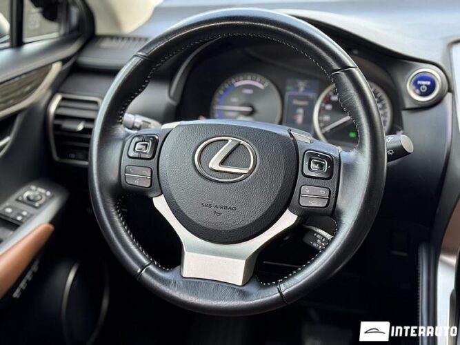 Lexus NX 300H 45 interauto-car