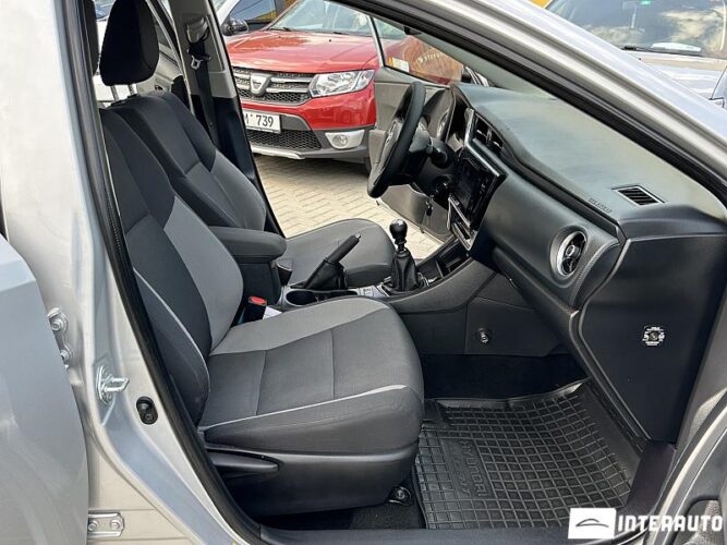 Toyota Auris 41 interauto-car