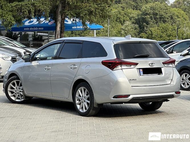 Toyota Auris 32 interauto-car