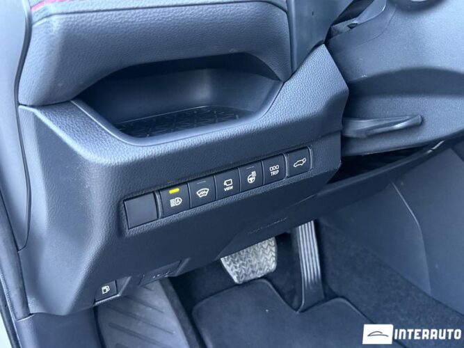 Toyota Rav-4 Plug-In Hybrid 40 interauto-car