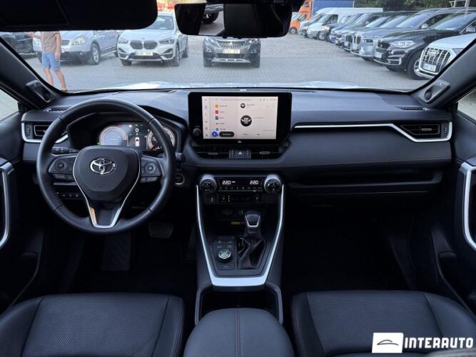 Toyota Rav-4 Plug-In Hybrid 42 interauto-car