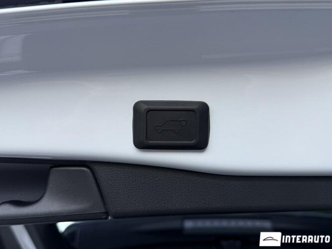 Toyota Rav-4 Plug-In Hybrid 52 interauto-car