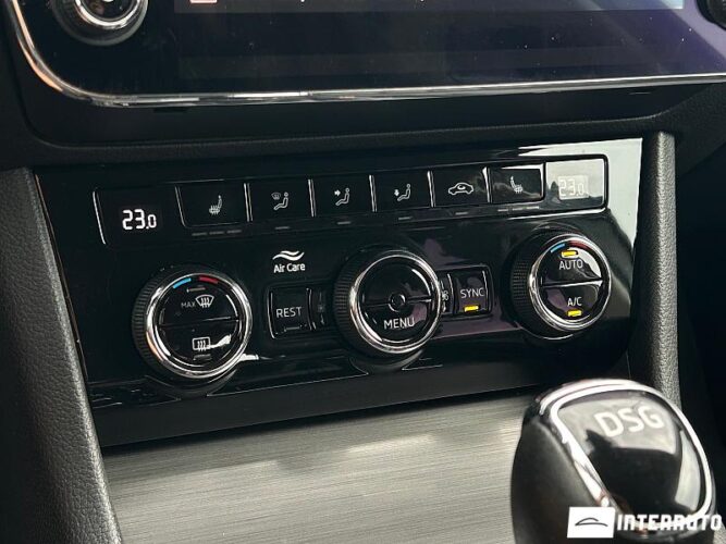 Skoda Superb 48 interauto-car