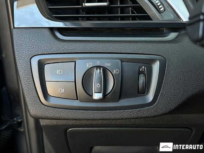 BMW X1 1.6D 37 interauto-car