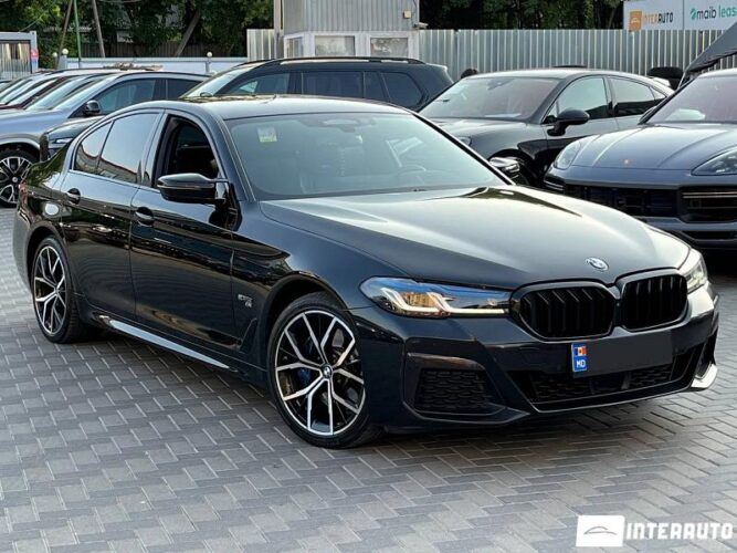 BMW 530e 33 interauto-car