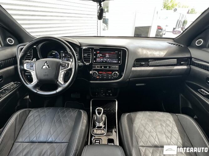 Mitsubishi Outlander 48 interauto-car