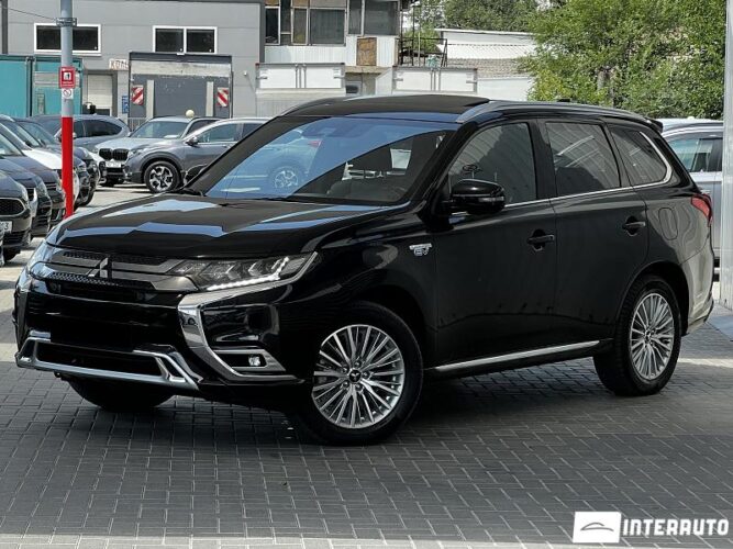 Mitsubishi Outlander 34 interauto-car
