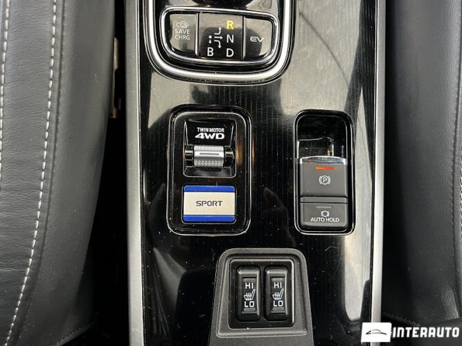 Mitsubishi Outlander 44 interauto-car