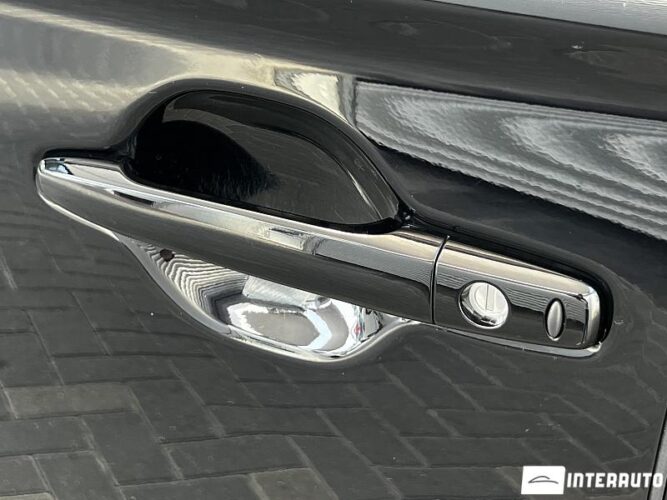 Mitsubishi Outlander 38 interauto-car