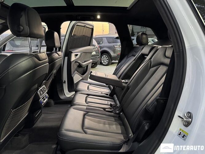 Audi Q7 49 interauto-car