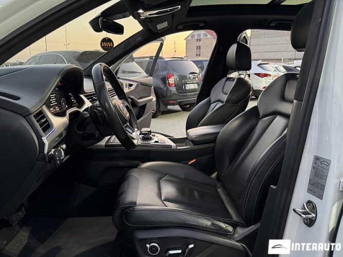 Audi Q7 40 interauto-car