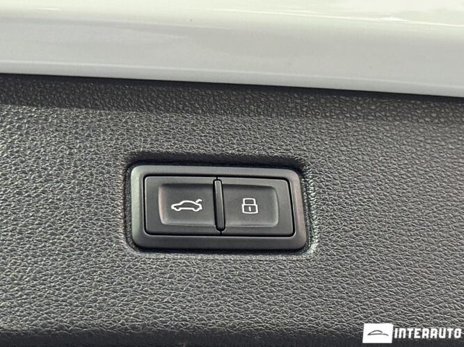 Audi Q7 59 interauto-car