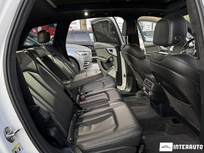 Audi Q7 51 interauto-car