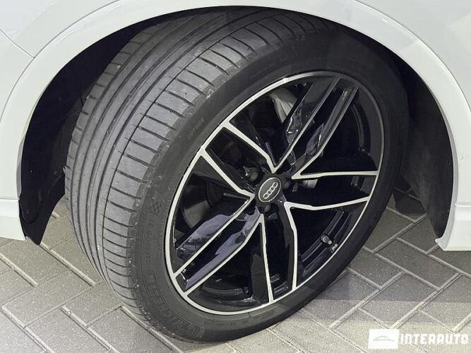 Audi Q7 54 interauto-car
