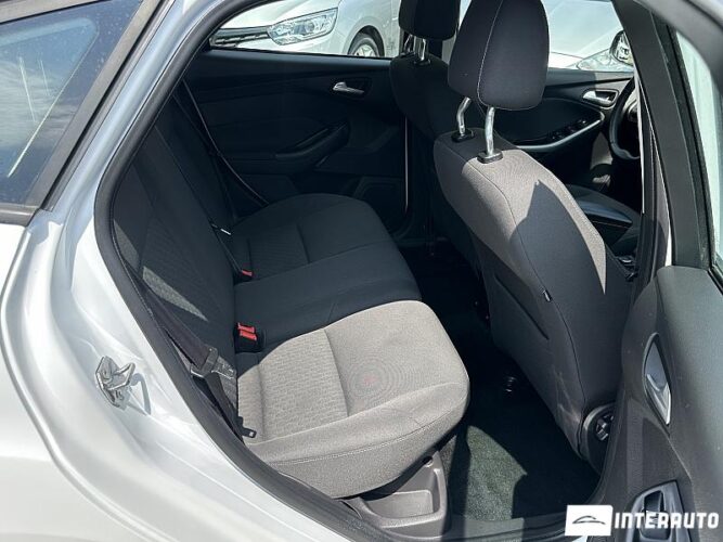 Ford Focus 43 interauto-car