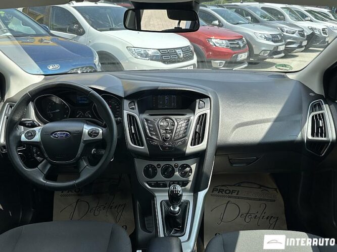 Ford Focus 35 interauto-car
