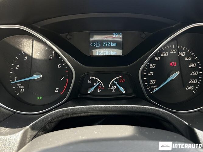 Ford Focus 37 interauto-car