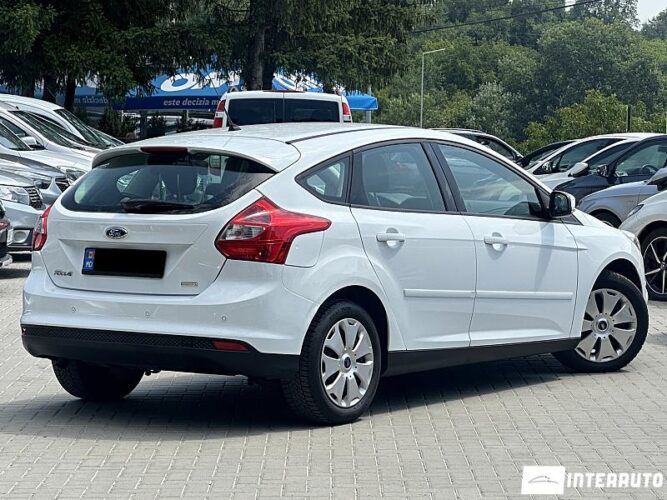 Ford Focus 32 interauto-car