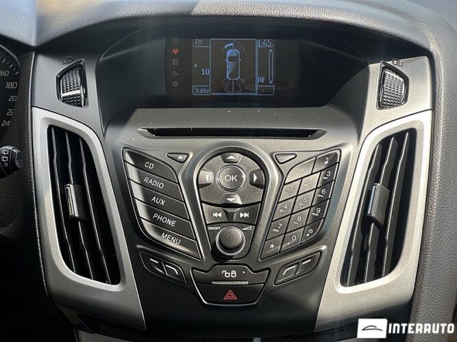 Ford Focus 38 interauto-car