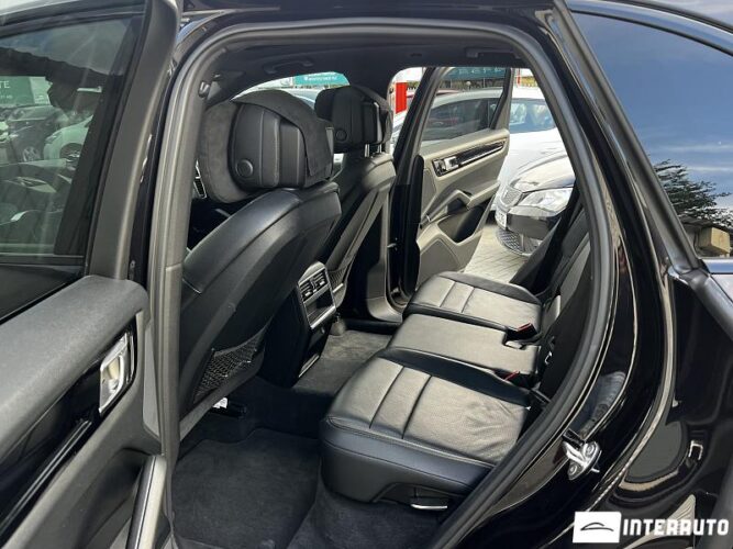 Porsche Cayenne 38 interauto-car