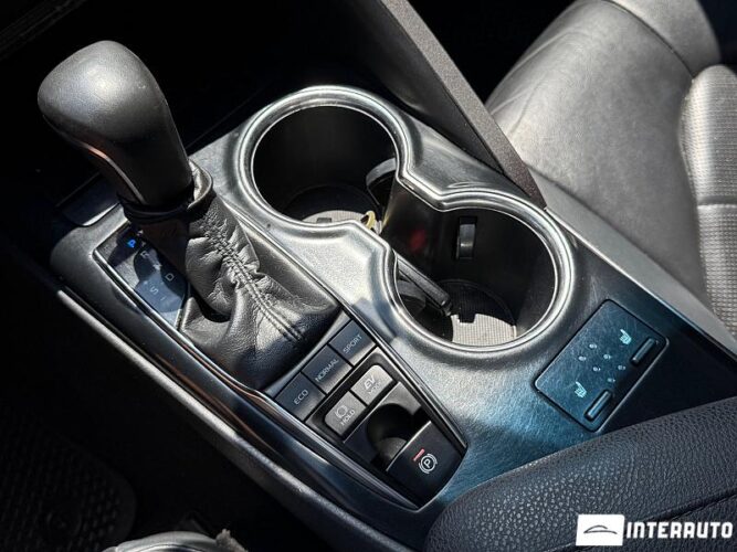 Toyota Camry 44 interauto-car