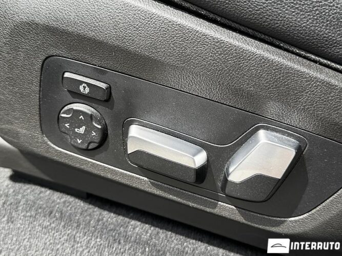 BMW X4 3.0i 49 interauto-car