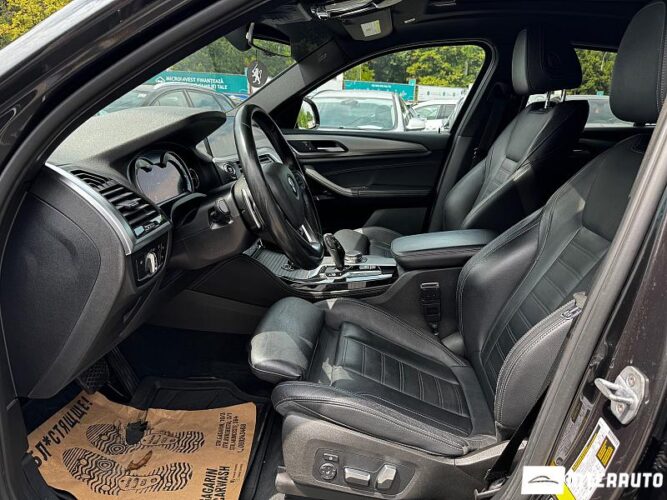 BMW X4 3.0i 40 interauto-car