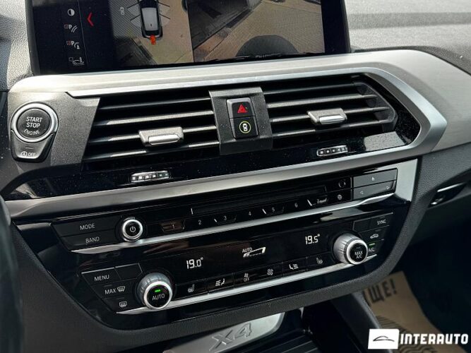 BMW X4 3.0i 45 interauto-car