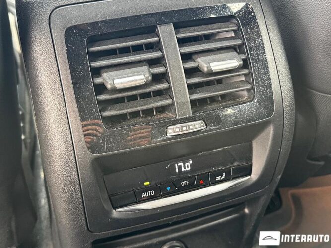 BMW X4 3.0i 48 interauto-car