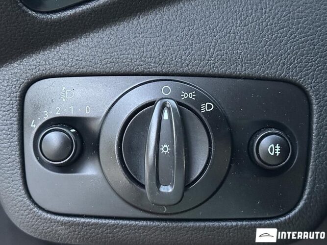 Ford Grand C-MAX 46 interauto-car