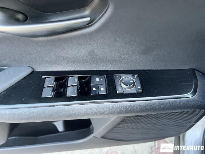 Lexus UX 250h 36 interauto-car