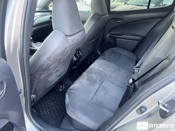 Lexus UX 250h 47 interauto-car