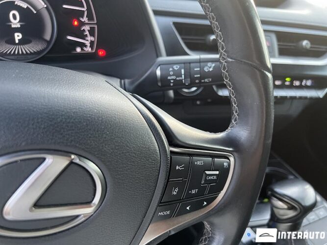 Lexus UX 250h 41 interauto-car