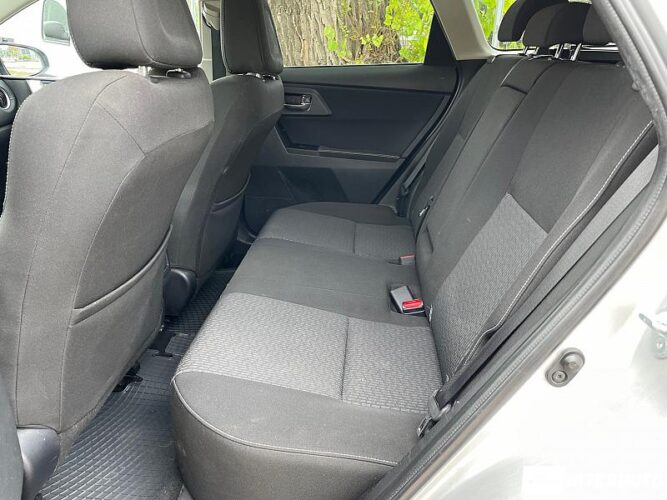 Toyota Auris 43 interauto-car