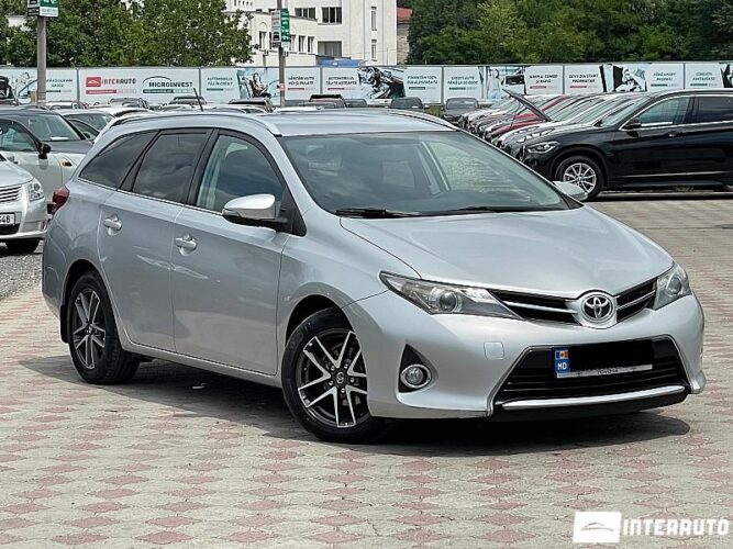 Toyota Auris 32 interauto-car
