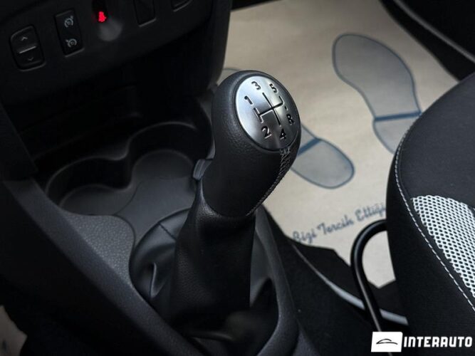 Dacia Logan MCV 37 interauto-car