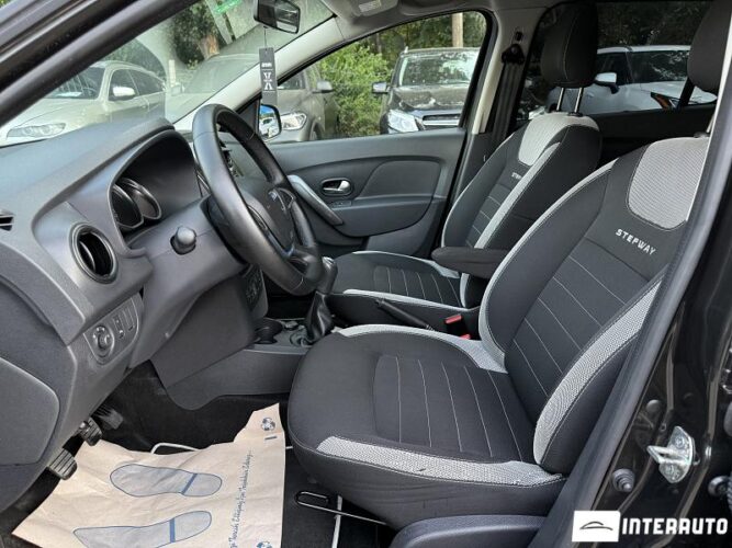 Dacia Logan MCV 30 interauto-car
