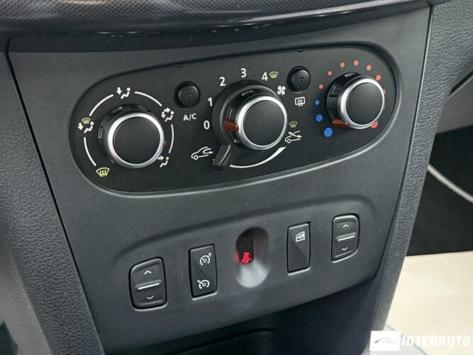 Dacia Logan MCV 36 interauto-car