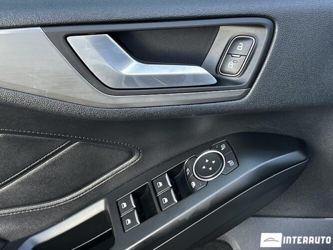 Ford Focus 44 interauto-car